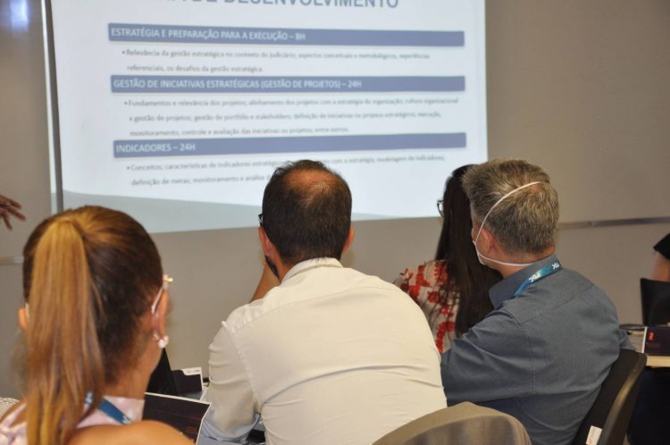 EJEF oferece curso em parceria com a Fundação Dom Cabral