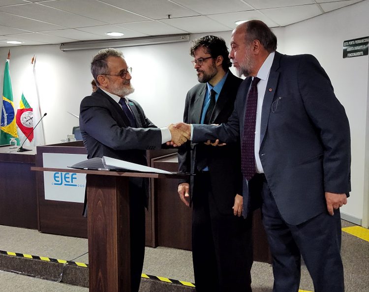 EJEF e UFMG assinam protocolo de intenções com foco no programa de pós-graduação