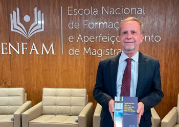 Livro “Caminhos para a Educação Judicial Brasileira” é lançado na ENFAM