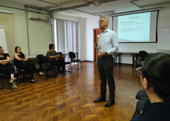 Técnicas para negociação e administração de conflitos são abordadas em curso da EJEF