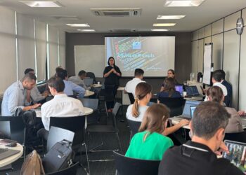 Magistrados mineiros aprendem técnicas para uso IA na Justiça em oficina presencial