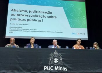 2º Vice-Presidente do TJMG ministra Aula Magna na PUC Minas