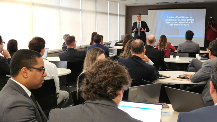 Magistrados participam de oficina na EJEF sobre Judicialização da Saúde