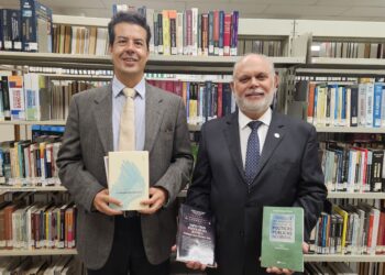 Doação de obras literárias e jurídicas enriquece acervo do TJMG